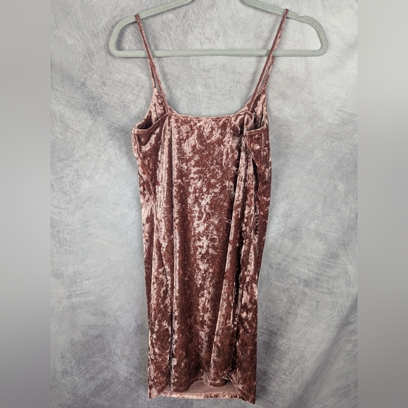 Forever 21 Crushed Velvet Slip Dress Size Small Stretchy Rose/Blush/Pink Colored - Picture 2 of 10